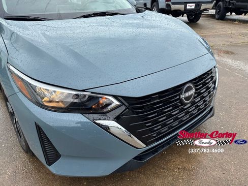 Used 2024 Nissan Sentra SV FWD image 3