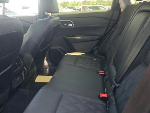 Used 2024 Nissan Rogue Platinum FWD image 14