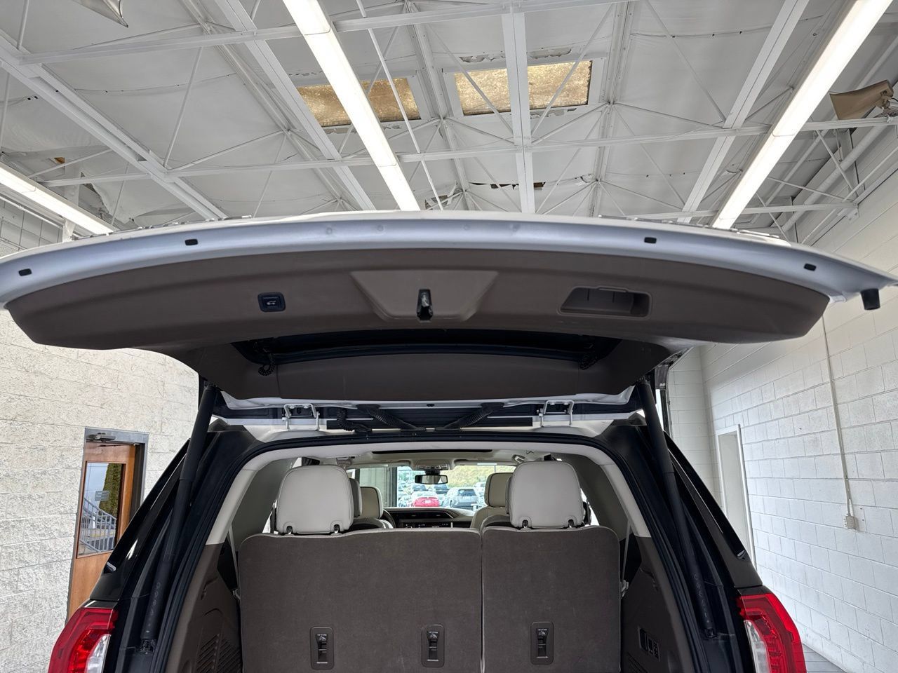 Used 2022 GMC Yukon Denali AWD/4WD image 12