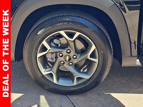 New 2025 Chevrolet Trax LT w/ Driver Confidence Package image 34