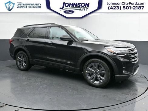New 2026 Ford Explorer Active w/ Active Comfort Package image 3