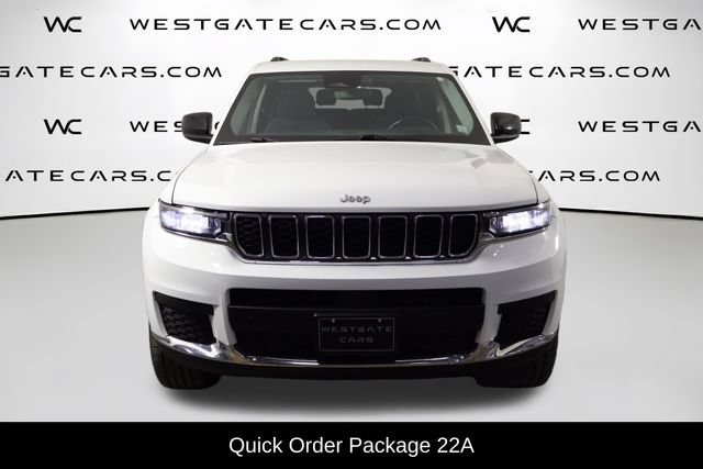 Used 2022 Jeep Grand Cherokee L Laredo w/ Luxury Tech Group I AWD/4WD image 2