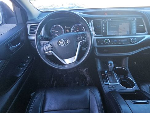 Used 2018 Toyota Highlander XLE image 9