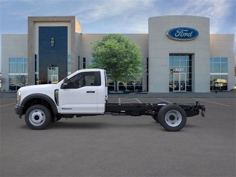 New 2025 Ford F550 2WD Regular Cab Super Duty image 3