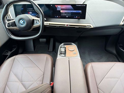 Certified 2022 BMW iX xDrive50 w/ Sport Package AWD/4WD image 15