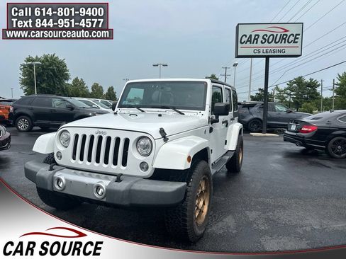 Used 2017 Jeep Wrangler Unlimited Sahara w/ Connectivity Group AWD/4WD image 1