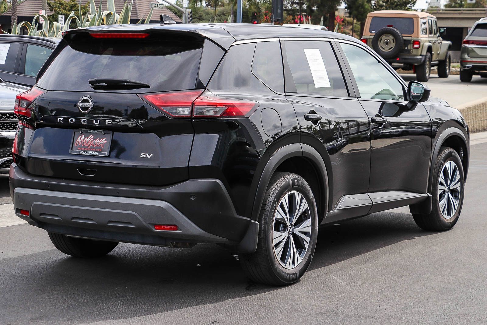 Used 2023 Nissan Rogue SV FWD image 6