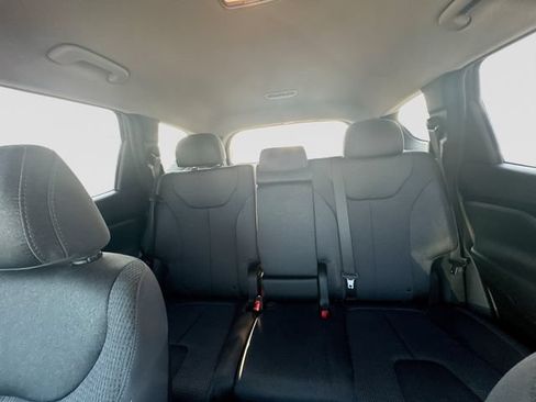 Used 2023 Hyundai Santa Fe SEL FWD image 20