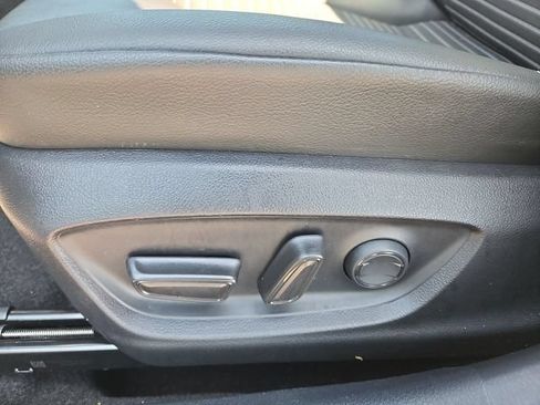 Used 2022 Toyota Camry SE FWD image 12
