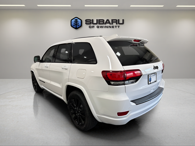 Used 2020 Jeep Grand Cherokee Altitude RWD image 3