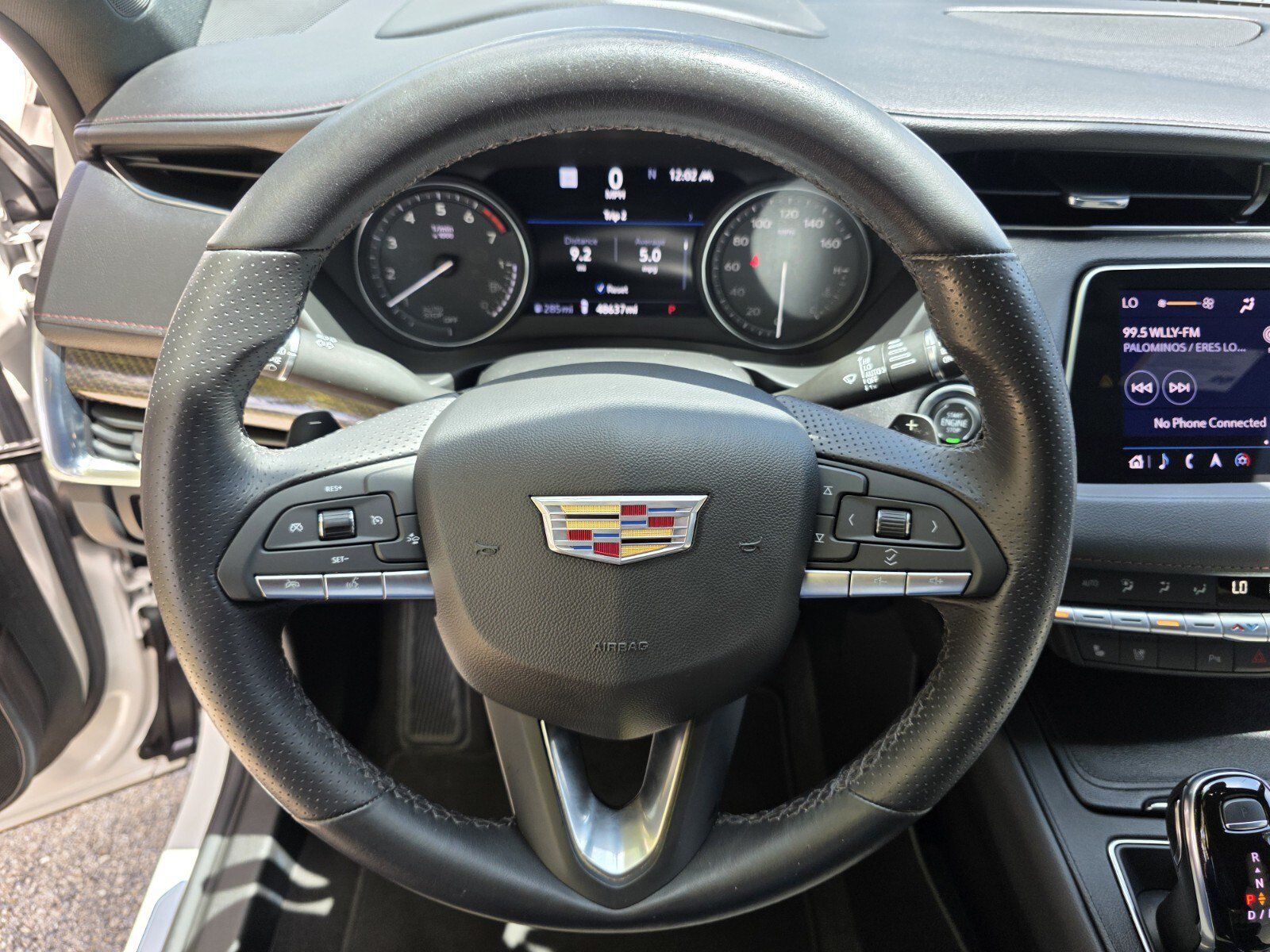 Used 2022 Cadillac XT4 Sport w/ LPO, ONYX Package FWD image 18