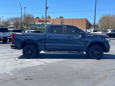 Used 2022 Chevrolet Silverado 1500 LT Trail Boss w/ LPO, Dark Essentials Package image 8