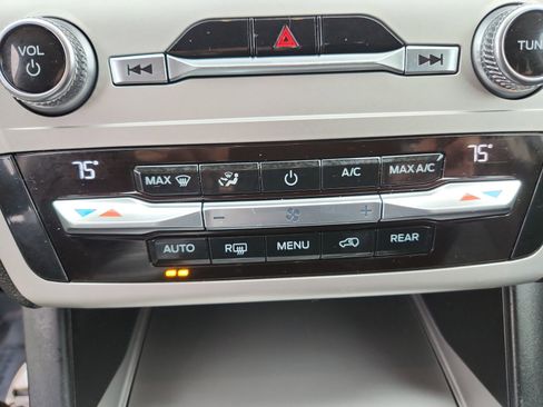 Used 2021 Ford Explorer 2WD image 16