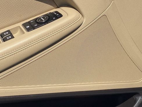 Used 2018 Genesis G80 3.8 RWD image 21