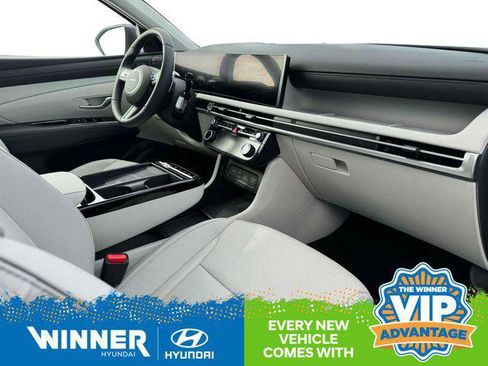New 2025 Hyundai Tucson Limited image 16