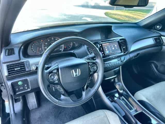 Used 2017 Honda Accord Touring image 15