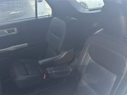 Used 2024 Ford Explorer Limited image 26