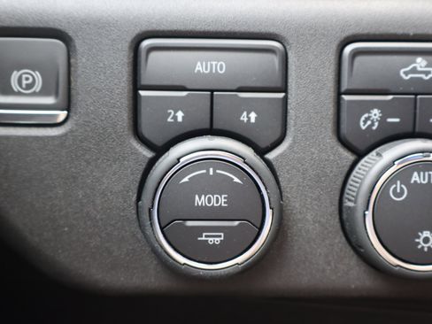 Used 2024 Chevrolet Silverado 1500 LT AWD/4WD image 23