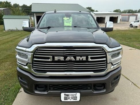 Used 2024 RAM 2500 Laramie AWD/4WD image 2