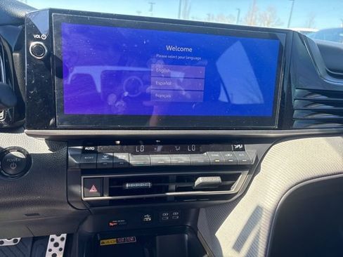 Used 2025 Toyota Camry SE w/ Multimedia Upgrade Package image 27