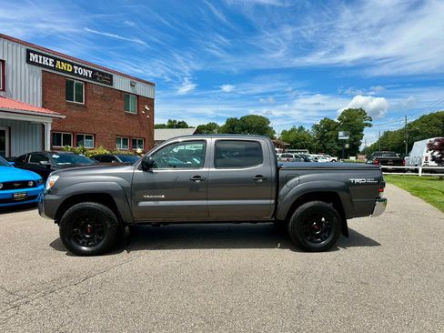 Used 2013 Toyota Tacoma 4x4 Double Cab w/ TRD Off-Road Pkg image 5