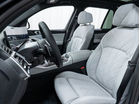 New 2026 BMW X5 xDrive50e w/ M Sport Package image 13