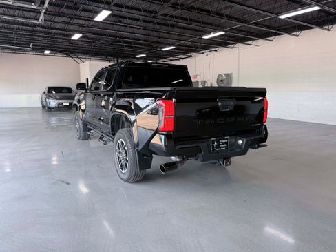 Used 2024 Toyota Tacoma TRD Sport AWD/4WD image 4