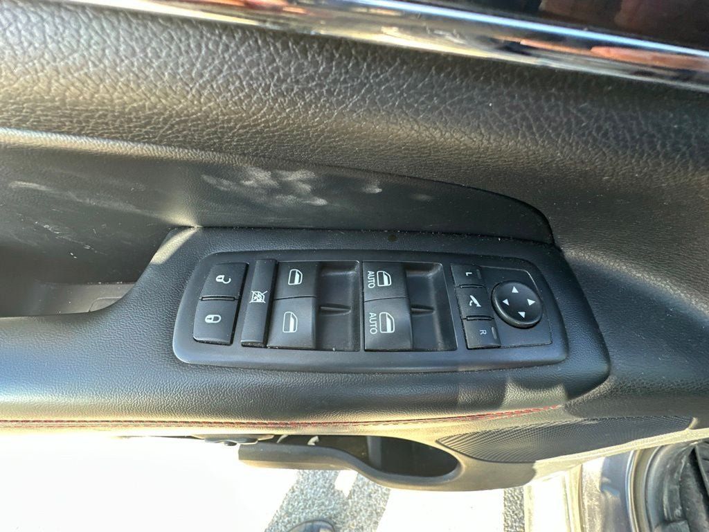 Used 2017 Jeep Grand Cherokee Trailhawk AWD/4WD image 8