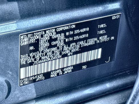 Used 2021 Toyota Venza LE AWD/4WD image 29