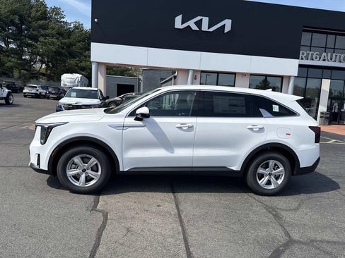 New 2026 Kia Sorento LX FWD image 2