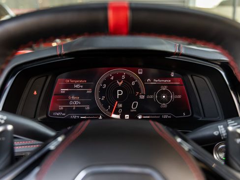 Used 2021 Chevrolet Corvette Stingray Premium Conv w/ Z51 Performance Package image 33