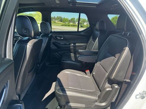 Used 2023 Chevrolet Traverse Premier AWD/4WD image 16