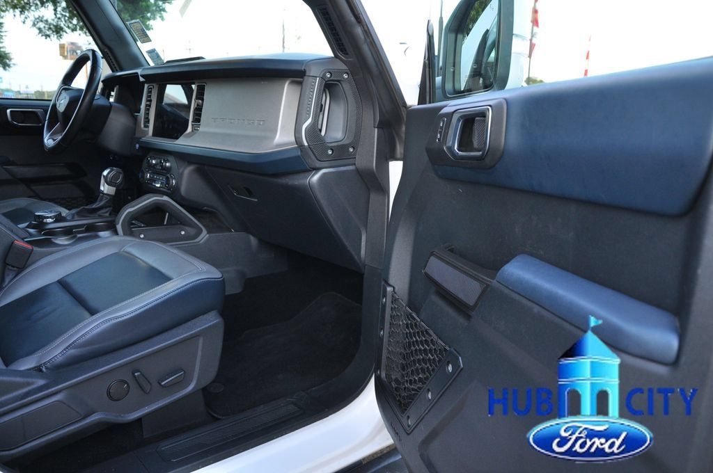 Used 2024 Ford Bronco Outer Banks AWD/4WD image 17