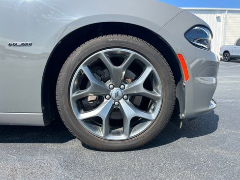 Used 2017 Dodge Charger R/T w/ Plus Group RWD image 29