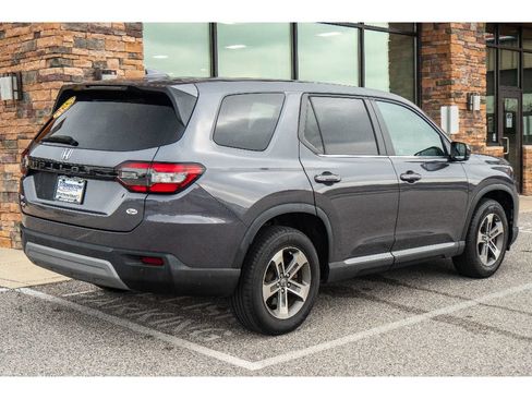Used 2024 Honda Pilot EX-L image 3