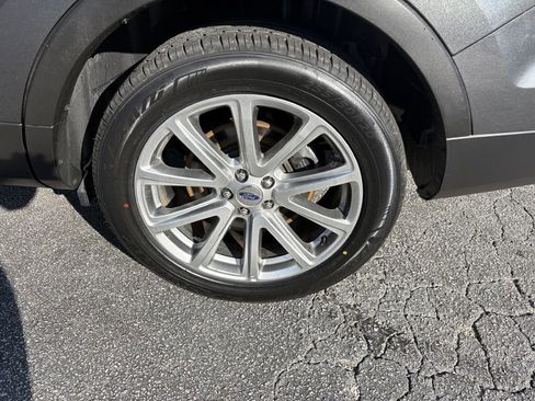 Used 2016 Ford Explorer Limited image 17