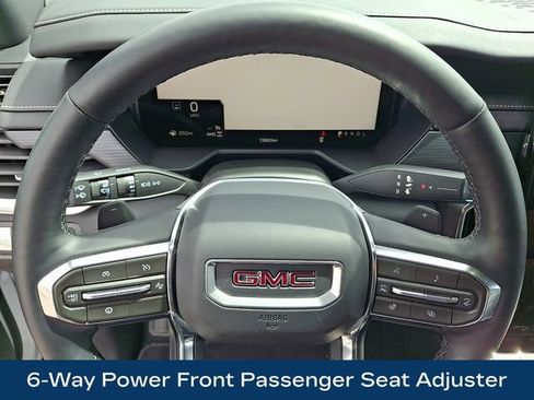 Used 2026 GMC Acadia Elevation w/ Elevation Premium Package AWD/4WD image 4