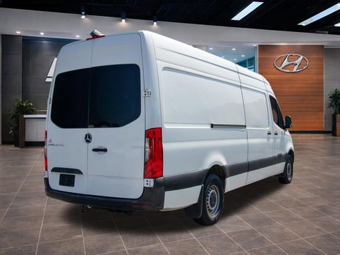 Used 2023 Mercedes-Benz Sprinter 2500 image 11