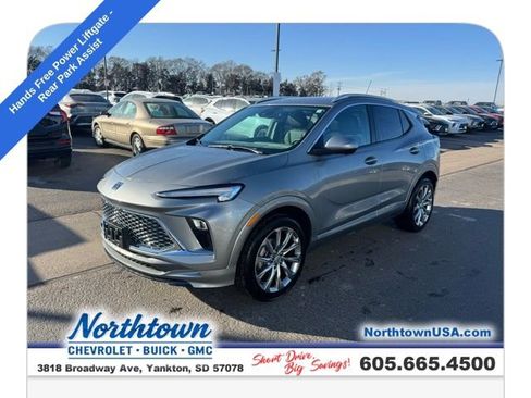 Used 2025 Buick Encore GX Avenir w/ Avenir Technology Package image 5