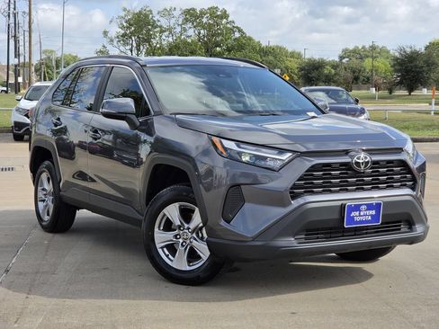 Used 2025 Toyota RAV4 XLE FWD image 2