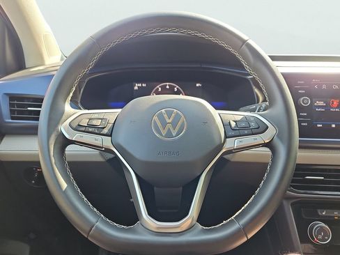 Used 2023 Volkswagen Taos SE AWD/4WD image 29