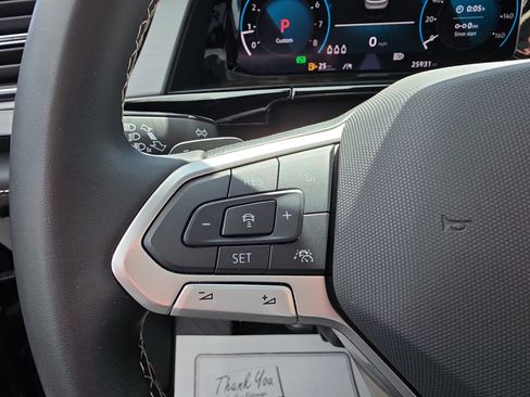 Used 2025 Volkswagen Atlas Cross Sport SE w/ Panoramic Sunroof Package image 16