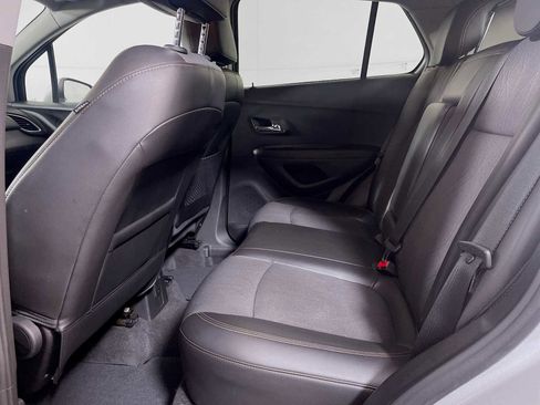 Used 2019 Chevrolet Trax LT w/ LT Convenience Package image 21