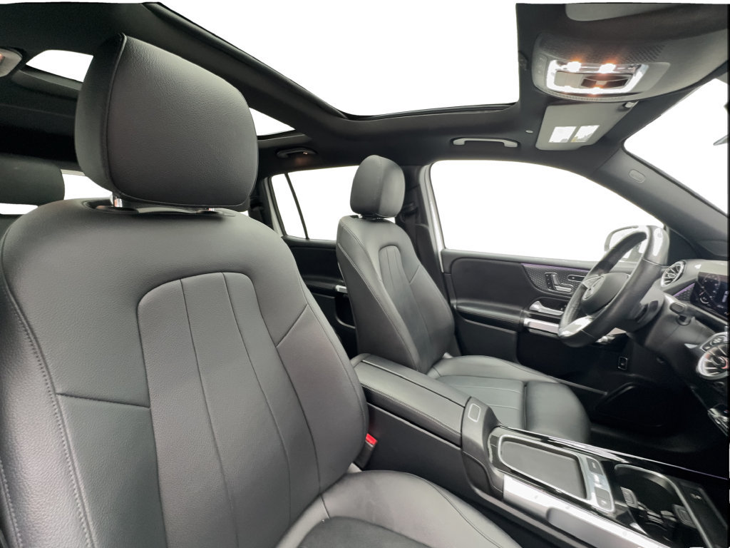 Used 2025 Mercedes-Benz GLB 250 4MATIC image 28