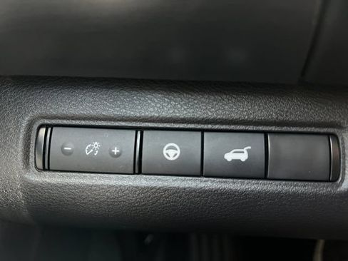 Used 2023 Nissan Pathfinder SL FWD image 25