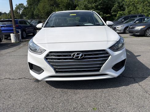 Used 2019 Hyundai Accent SE FWD image 2