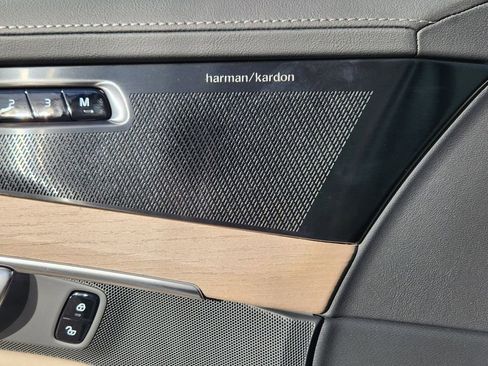 New 2026 Volvo XC90 B6 Plus w/ Protection Package Premier image 5