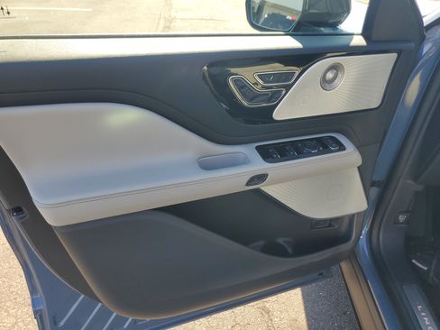 New 2026 Lincoln Aviator Reserve AWD/4WD image 8