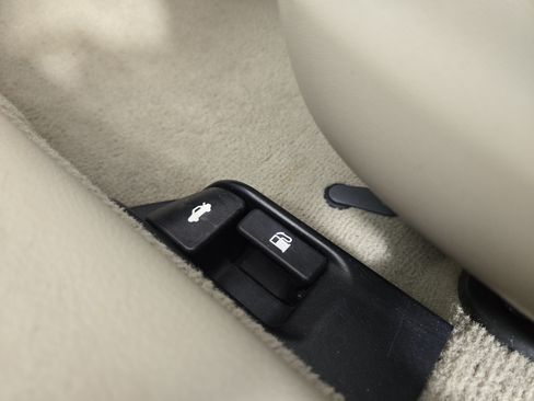 Used 2009 Toyota Camry LE FWD image 28