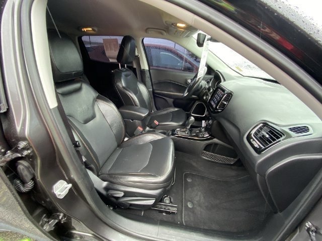 Used 2019 Jeep Compass Limited w/ Safety & Security Group AWD/4WD image 23